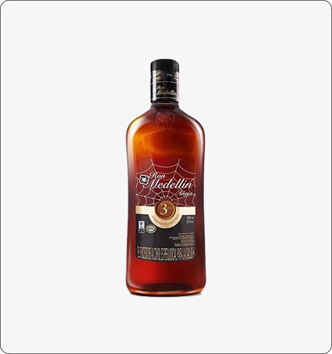 https://barsalicoresla18.com/wp-content/uploads/2022/10/Ron-medellin-1000ml-vidrio.png