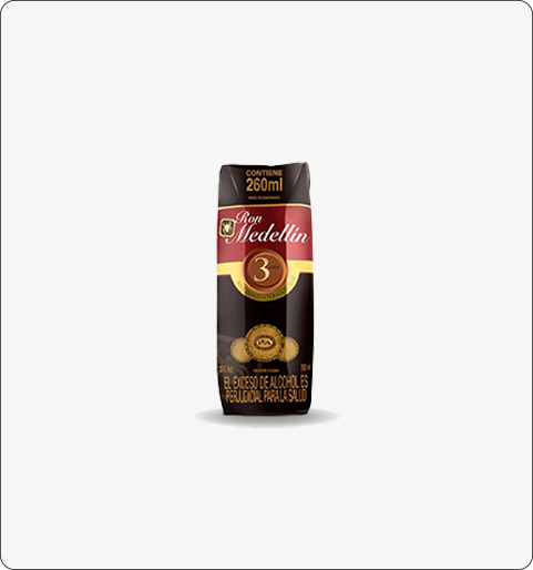 https://barsalicoresla18.com/wp-content/uploads/2022/10/Ron-medellin-260ml.png