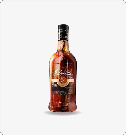 https://barsalicoresla18.com/wp-content/uploads/2022/10/Ron-medellin-750ml.png